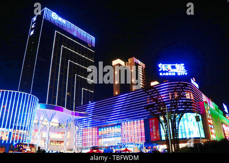 Night view of Donghui City Shopping Center, Maoming City Complex Stock Photo