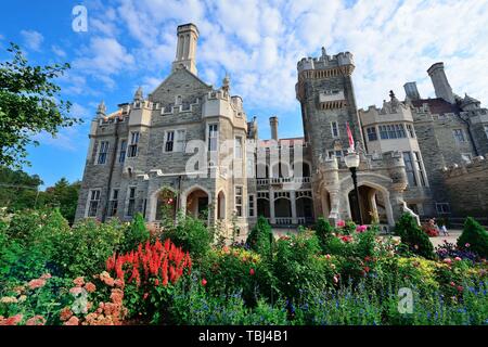TORONTO, CANADA - JULY 3: Casa Loma exterior view on July 3, 2012 in Toronto, Canada. Built 1911–1914 and was Established as museum 1937, it was the largest private residence in Canada. Stock Photo