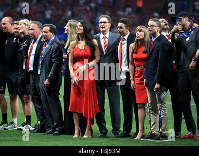 Liverpool owner John W. Henry and wife Linda Pizzuti Henry celebrate after his side won the UEFA Champions League Final at the Wanda Metropolitano, Madrid. Stock Photo