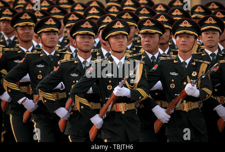 Beijing, CHINA, China. 28th May, 2019. Chinese soldiers perform honor guard duties at the Great Hall of the People, next to Tiananmen Square, in Beijing on June 28, 2019. Photo by Stephen Shaver/UPI Credit: Todd Lee/ZUMA Wire/Alamy Live News Stock Photo