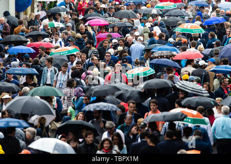 Paris, France. 03rd June, 2019. 03 June 2019, France (France), Paris: Tennis: Grand Slam, French Open: People walk with umbrellas over the tennis courts in Rolland Garros in rainy weather. Photo: Frank Molter/dpa Credit: dpa picture alliance/Alamy Live News Stock Photo