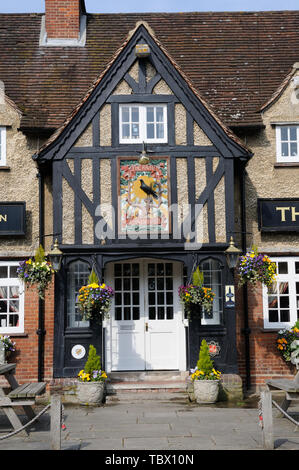 The Raven at Hexton, Hexton, Hertfordshire, was built-in half-timbered style to match other buildings renovated by George Hodgson in the village.  It  Stock Photo