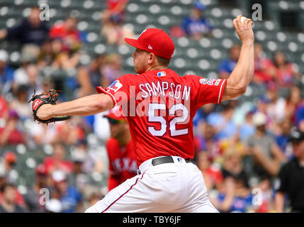 Mar 28, 2019: Texas Rangers outfielder Hunter Pence #24 during batting  practice before an Opening Day MLB game between the Chicago Cubs and the Texas  Rangers at Globe Life Park in Arlington