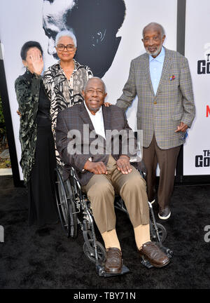 Hank Aaron and wife Billye Aaron attend the premiere of Lee Daniels' The  Butler at The Ziegfeld in New York City on August 5, 2013. Photo Credit:  Henry McGee/MediaPunch Stock Photo - Alamy