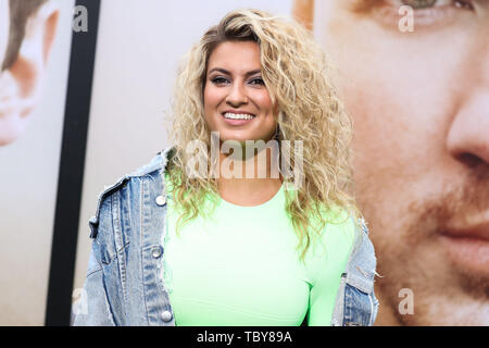 WESTWOOD, LOS ANGELES, CALIFORNIA, USA - JUNE 03: Singer Tori Kelly arrives at the Los Angeles Premiere Of Amazon Prime Video's 'Chasing Happiness' held at the Regency Bruin Theatre on June 3, 2019 in Westwood, Los Angeles, California, United States. (Photo by Xavier Collin/Image Press Agency) Stock Photo