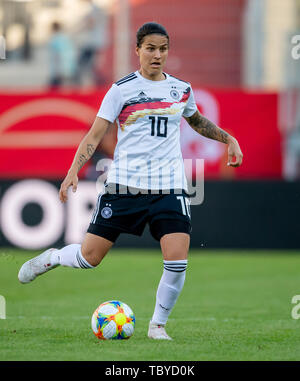 May 30, 2019: Regensburg, Continental Arena: Football Laender match Women: Germany - Chile: Germanys Dzsenifer Marozsan on the ball. Photo: Thomas Eisenhuth | usage worldwide Stock Photo