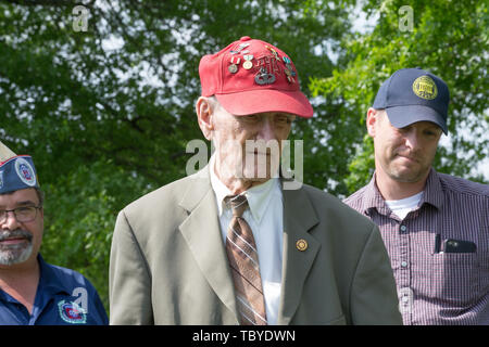 MARGRATEN, 4-06-2019, Amerikaanse veteranen bezoeken vermoedelijk de laatste keer de Amerikaanse oorlogsbegraafplaats in Margraten. Een groep van 4 Amerikaanse veteranen bezocht vandaag in het kader van de 75 jarige herdenking van D-Day het Amerikaanse kerkhof in Margraten. Gordon Monson, Clifford Stump, Harry Miller en Thomas Luchs vochten in Europa tijdens de Tweede Wereldoorlog. Vandaag bezochten zij voor de eerste en vermoedelijk laatste keer hun gevallen kameraden in Margraten. De hoogbejaarde mannen (90 ) zijn op weg naar de herdenking in D-Day op 6 juni aanstaande donderdag. Stock Photo