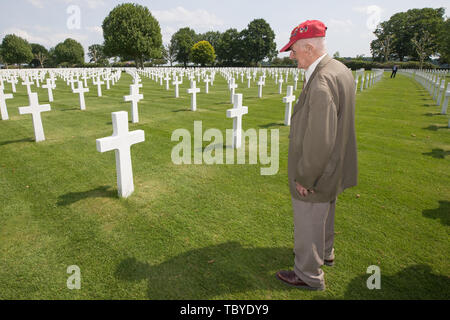 MARGRATEN, 4-06-2019, Amerikaanse veteranen bezoeken vermoedelijk de laatste keer de Amerikaanse oorlogsbegraafplaats in Margraten. Een groep van 4 Amerikaanse veteranen bezocht vandaag in het kader van de 75 jarige herdenking van D-Day het Amerikaanse kerkhof in Margraten. Gordon Monson, Clifford Stump, Harry Miller en Thomas Luchs vochten in Europa tijdens de Tweede Wereldoorlog. Vandaag bezochten zij voor de eerste en vermoedelijk laatste keer hun gevallen kameraden in Margraten. De hoogbejaarde mannen (90 ) zijn op weg naar de herdenking in D-Day op 6 juni aanstaande donderdag. Stock Photo