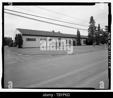 NORTH (REAR) AND EAST (SIDE) ELEVATIONS OF BUILDING. VIEW TO SOUTH.  Plattsburgh Air Force Base, Security Police Operations Building, Arkansas Street, Plattsburgh, Clinton County, NY Stock Photo