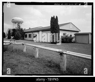 NORTH (SIDE) AND WEST (REAR) ELEVATIONS OF BUILDING. VIEW TO EAST.  Plattsburgh Air Force Base, Security Police Operations Building, Delaware Street, Plattsburgh, Clinton County, NY Stock Photo