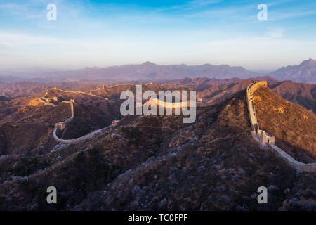 April Jinshan Mountains Great Wall apricot flowers in full bloom Stock Photo