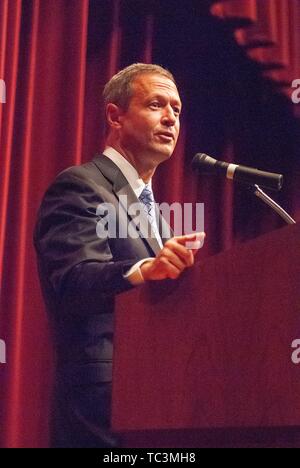 Martin O'Malley, an American politician and former Governor of Maryland, speaks at a podium at the Johns Hopkins University, Baltimore, Maryland, October 10, 2007. From the Homewood Photography Collection. () Stock Photo