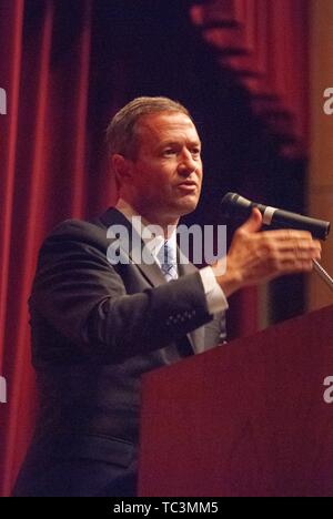 Martin O'Malley, an American politician and former Governor of Maryland, speaks at a podium at the Johns Hopkins University, Baltimore, Maryland, October 10, 2007. From the Homewood Photography Collection. () Stock Photo