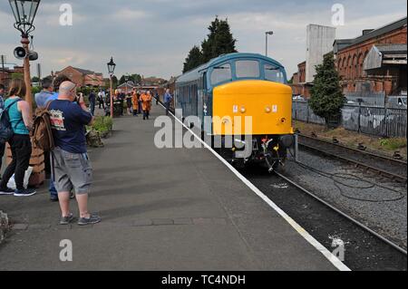 Rail enthusiasts photographing 46 010 "Peak" class diesel loco at the Severn Valley Railway Diesel Gala 16th May 2019 Stock Photo