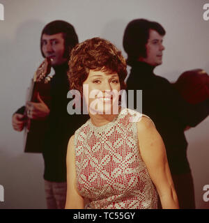 Maria Prado, spanische (?) Schlagersängerin, Deutschland ca. späte 1960er Jahre. Spanish (?) schlager singer Maria Prado, Germany late 1960s. Stock Photo