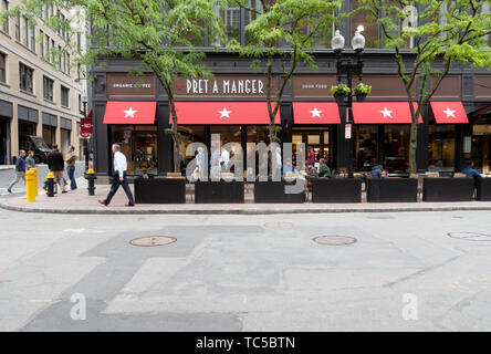 Pret A Manger restaurant cafe on Federal Street in Boston, Massachusetts Stock Photo