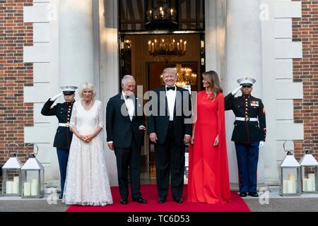 London, UK. 04th June, 2019. U.S President Donald Trump, stands with First Lady Melania Trump, Prince Charles and the Duchess of Cornwall prior to a gala at Winfield House June 4, 2019 in London, England. Credit: Planetpix/Alamy Live News