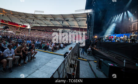 Stuttgart, Germany. 05th June, 2019. Singer Phil Collins gives the first of seven German concerts in the Mercedes-Benz Arena. Credit: Christoph Schmidt/dpa/Alamy Live News Stock Photo