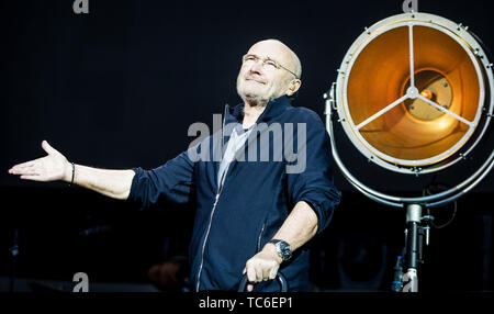 Stuttgart, Germany. 05th June, 2019. Singer Phil Collins is on stage. Collins gives the first of seven German concerts in the Mercedes-Benz Arena. Credit: Christoph Schmidt/dpa/Alamy Live News Stock Photo