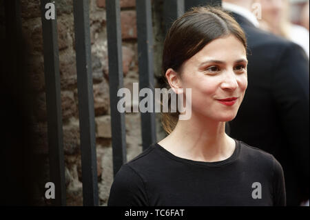 Cologne, Germany. 05th June, 2019. The actress Aylin Tezel comes to the Summer Industry Meeting of the Film and Media Foundation NRW. Credit: Henning Kaiser/dpa/Alamy Live News Stock Photo