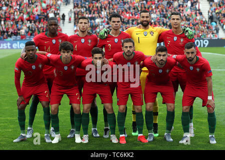 Porto, Portugal. 5th June, 2019. Team Portugal line up for a photo before the UEFA Nations League Semi-Final football match between Portugal and Switzerland in Porto, Portugal, June 5, 2019. Credit: Pedro Fiuza/Xinhua/Alamy Live News Stock Photo