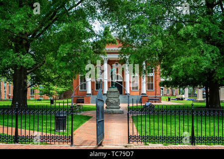 Memorial to Confederate Soldiers in Leesburg, Virginia, USA on 15 May 2019 Stock Photo