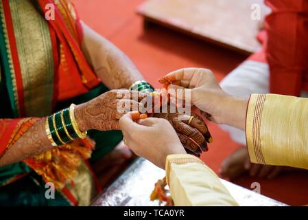 hindu ritual thread ceremony, india Stock Photo - Alamy