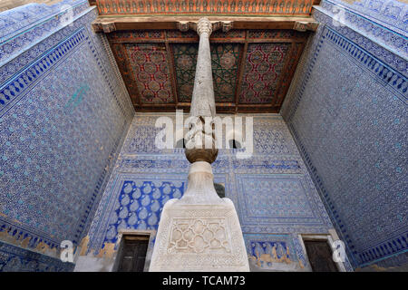 TOSH-HOVLI, KHIVA, UZBEKISTAN - 02 MAY 2019: Most sumptuous interior decoration of the Tosh-Hovli palace in Khiva in the Silk Road Stock Photo