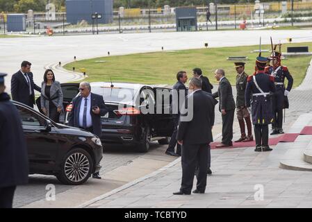 Buenos Aires, Argentina. 06th June, 2019. JAIR BOLSONARO, president of Brazil, and his wife MICHELLE BOLSONARO, arrive on June 6, 2019 to the Argentina's government house in Buenos Aires for his meeting with MAURICIO MACRI, president of Argentina (Credit Image: © Julieta FerrarioZUMA Wire) Credit: ZUMA Press, Inc./Alamy Live News Stock Photo
