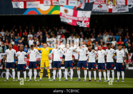 Guimaraes, Portugal. 06th June, 2019. The players observe a minute's silence for former UEFA President Lennart Johansson before the UEFA Nations League Semi Final match between Netherlands and England at Estadio D. Afonso Henriques on June 6th 2019 in Guimaraes, Portugal. (Photo by Daniel Chesterton/) Credit: PHC Images/Alamy Live News Stock Photo