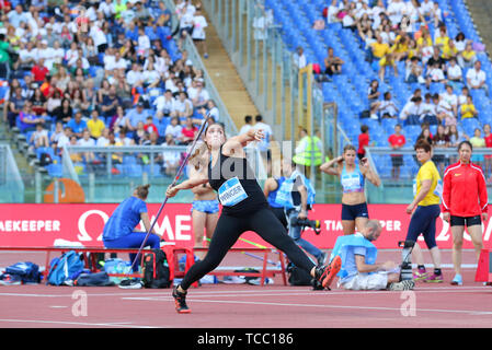 ROME, ITALY - JUN 06: Kara Winger of USA competes in the Javelin Throw during the IAAF Diamond League 2019 Golden Gala Pietro Mennea in Rome (Credit: Mickael Chavet/Zuma/Alamy Live News) Stock Photo