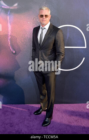 Eric Dane dejando tienda Barneys New York en Beverly Hills, vistiendo un  sombrero de los 49ers de San Francisco, Los Angeles, California - 21.12.11  Fotografía de stock - Alamy