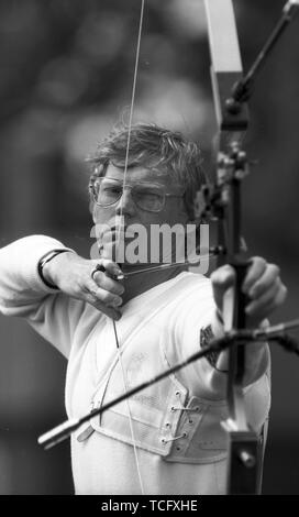 Archery at Lilleshall 1990  Male archer taking aim  Photo by Tony Henshaw Stock Photo
