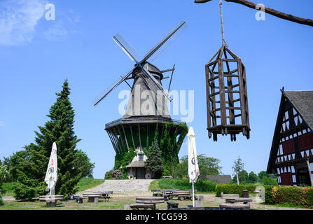 Gifhorn, Germany. 05th June, 2019. A replica of the historic Dutch windmill of Sanssouci can be found in the Wind and Watermill Museum. It always revolves around mills on Whit Monday. In Lower Saxony and Bremen alone, more than 200 of the water- or wind-powered machines take part in Mühlentag. Credit: Christophe Gateau/dpa/Alamy Live News Stock Photo