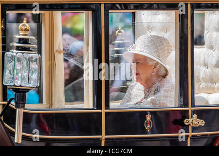 London, UK. 08th June, 2019. The Queen - The Queen’s Birthday Parade, more popularly known as Trooping the Colour.This year the Regiment “trooping” its Colour (ceremonial Regimental flag) was the 1st Battalion Grenadier Guards. Credit: Guy Bell/Alamy Live News Stock Photo