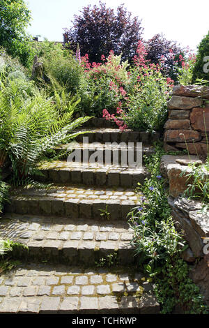 Gartentreppe aus Basalt-Natursteinen Stock Photo
