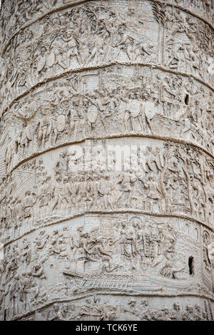 Trajan Column, Roman triumphal monument built by Emperor Trajan to ...