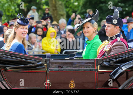 London, UK. 08th June, 2019. The Earl and Sophie Countess of Wessex with their daughter Lady Louise Windsor are seen in a carriage on their way to the Horse Guards Parade during the Trooping the Colour ceremony, which marks the 93rd birthday of Queen Elizabeth II, Britain's longest reigning monarch. Credit: SOPA Images Limited/Alamy Live News Stock Photo