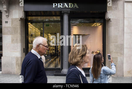 Prada pe 2019 sale