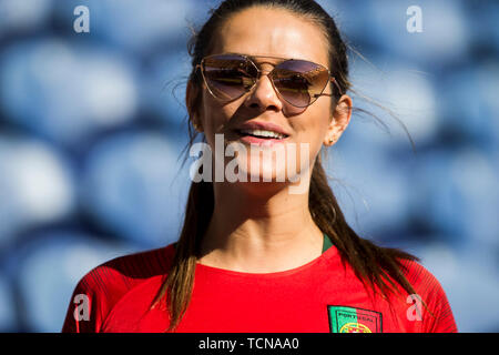 Porto, Portugal. 09th June, 2019. Porto, Portugal. 9th June 2019, Estadio do Dragao, Porto, Portugal; UEFA Nations League Football final, Portugal versus Netherlands; A fan of Portugal supporting her team Credit: Action Plus Sports Images/Alamy Live News Credit: Action Plus Sports Images/Alamy Live News Stock Photo