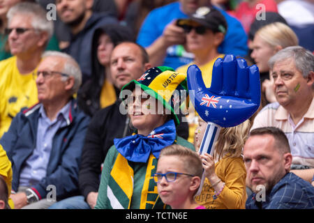 Valenciennes, France. 9th June, 2019. Supporters (Australia) during the FIFA Women's World Cup France 2019 Group C match between Australia 1-2 Italy at Hainaut Stadium in Valenciennes, France, June 9, 2019. Credit: Maurizio Borsari/AFLO/Alamy Live News Stock Photo