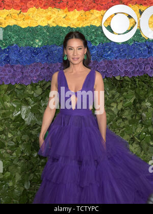 NEW YORK, NEW YORK - JUNE 09: Lucy Liu attends the 73rd Annual Tony Awards at Radio City Music Hall on June 09, 2019 in New York City. Photo: Jeremy Smith/imageSPACE/MediaPunch Stock Photo