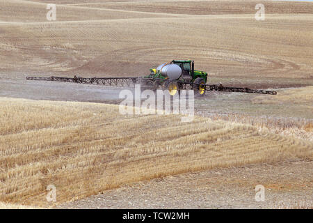 Seeding in Saskatchewan drought conditions Agriculture Canada Stock Photo