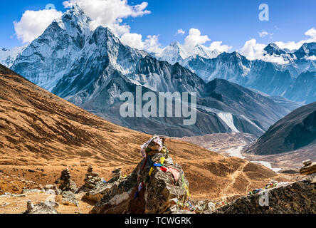 Scenic valley in Himalayan mountains on the Everest Base Camp trek between Tengboche and Dingboche, Nepal. Stock Photo