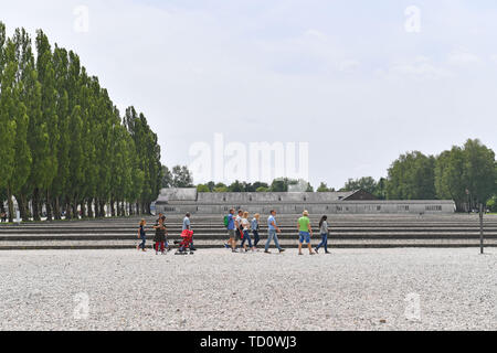 Dachau, Deutschland. 10th June, 2019. Visitors in the memorial concentration camp Dachau- Gedenkstaette. 1933, 1945, 3, antisewithism, exterminate, extermination, Bavaria, Dachau, deportation, German, German history, Germany, third, Europe, fascism, fascists, fascist, commemoration, memorial site, history, Jew, Jews, concentration camp, concentration camp, memorial, National Socialism, Nazi, Nazis, Nazi, Reich, Crime, Past, Annihilation, Extermination Camp Usual worldwide Credit: dpa/Alamy Live News Stock Photo