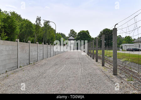 Dachau, Deutschland. 10th June, 2019. Watchtower, fence, wall in the memorial concentration camp Dachau- Gedenkstaette, 1933, 1945, 3, antisewithism, exterminate, extermination, Bavaria, Dachau, deportation, German, German history, Germany, third, Europe, fascism, fascists, fascist, commemoration, Memorial site, history, Jew, concentration camp, concentration camp, memorial, Nazism, Nazi, Nazi, Nazi, Reich, crime, past, extermination, extermination camp | usage worldwide Credit: dpa/Alamy Live News Stock Photo