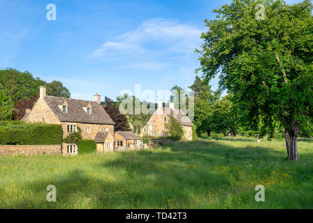 Cotswold stone cottage. Wyck Rissington, Cotswolds, Gloucestershire, England Stock Photo