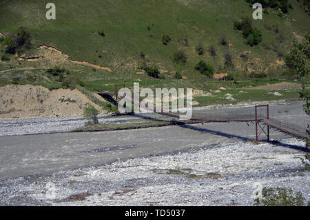 Georgien. 17th May, 2019. Drive along the Old Georgian Military Highway in the Greater Caucasus in Georgia - View of a typical bridge bridge, taken on 17.05.2019 | usage worldwide Credit: dpa/Alamy Live News Stock Photo