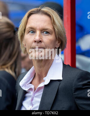 Valenciennes, Frankreich. 12th June, 2019. France, Valenciennes, Stade du Hainaut, 12.06.2019, Football - FIFA Women's World Cup - Germany - Spain Picture: vlBundescoachin Martina Voss-Tecklenburg (Germany) | usage worldwide Credit: dpa/Alamy Live News Stock Photo