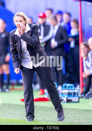 Valenciennes, Frankreich. 12th June, 2019. France, Valenciennes, Stade du Hainaut, 12.06.2019, Football - FIFA Women's World Cup - Germany - Spain Picture: vl Bundescoach Martina Voss-Tecklenburg (Germany) | usage worldwide Credit: dpa/Alamy Live News Stock Photo